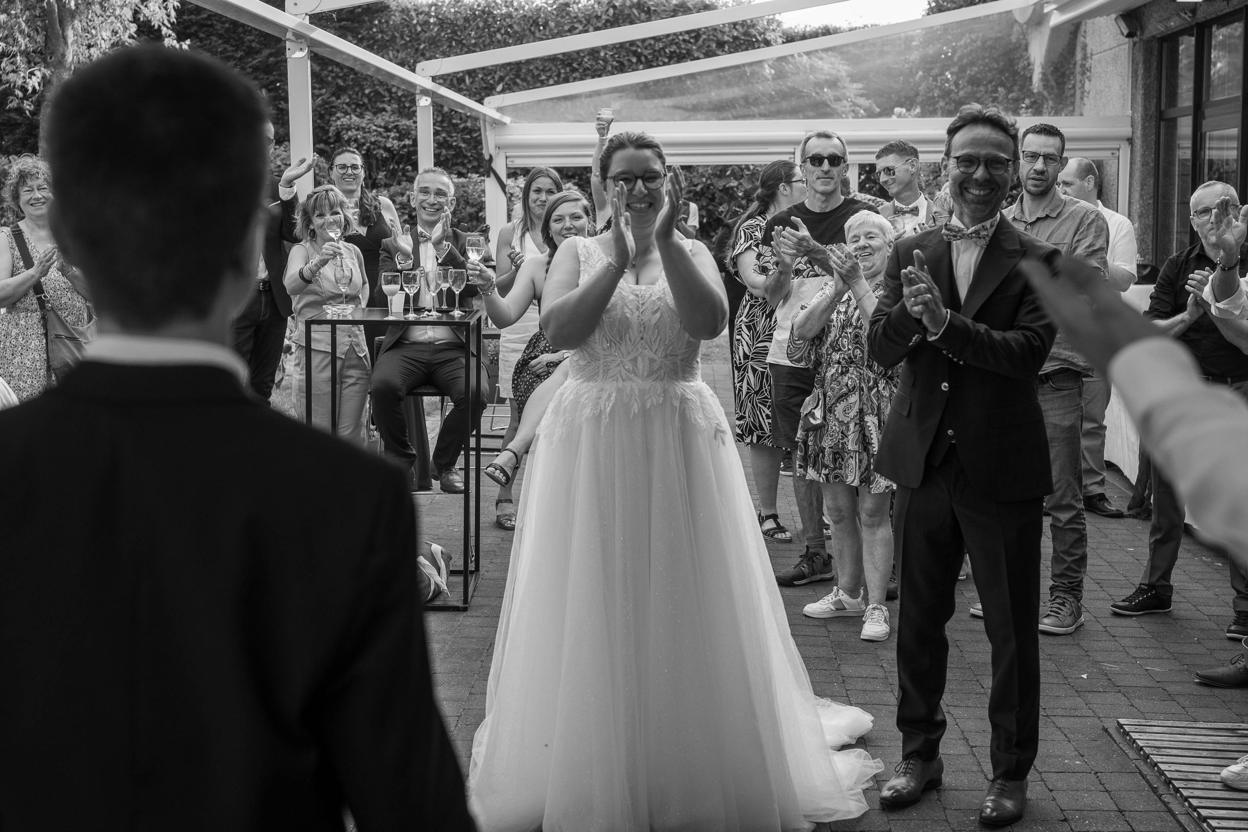 vin d'honneur mariage Mélanie et Mickael mariée émue applaudit après discours