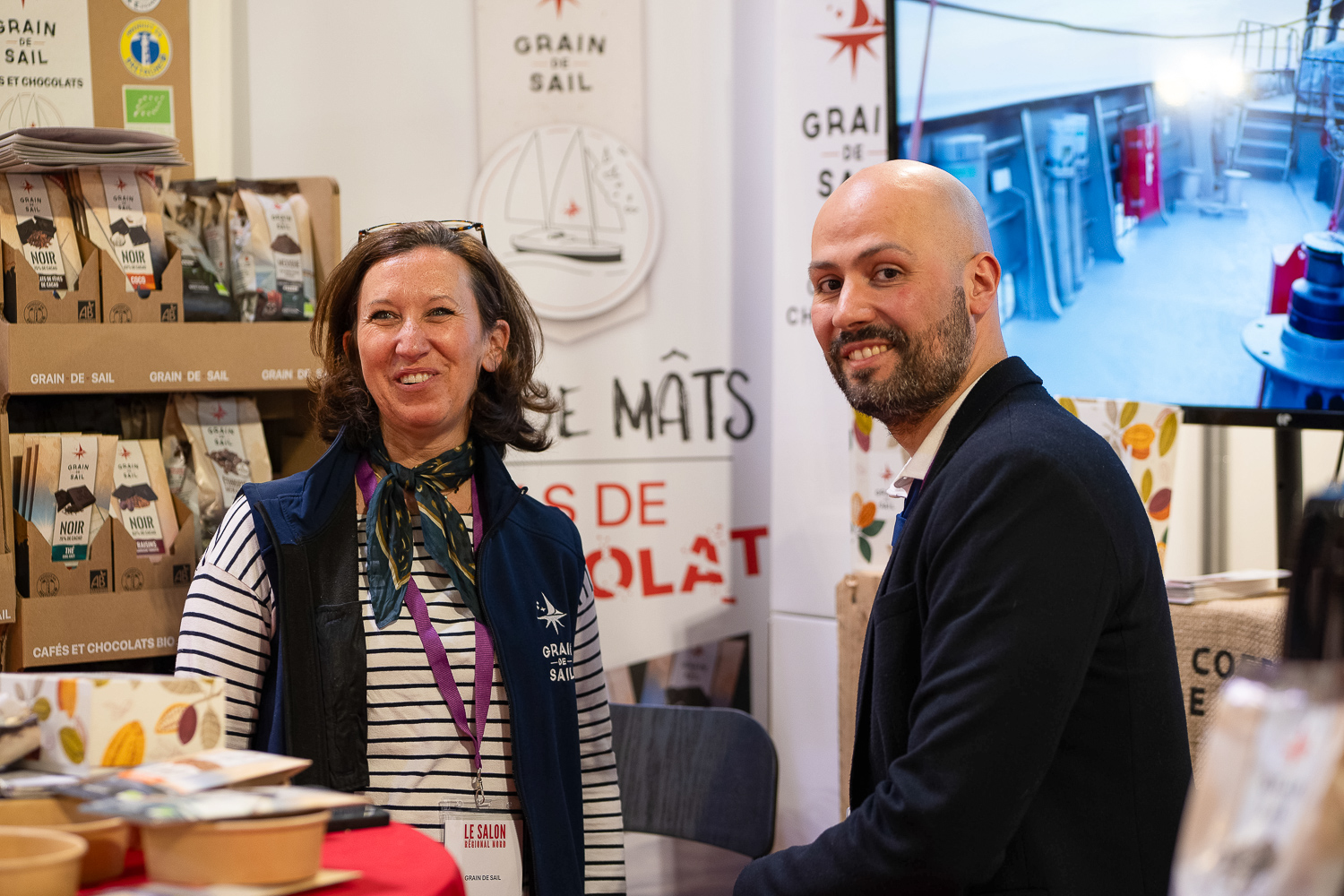 corporate salon fournisseurs intermarché gayant expo personnes qui discutent