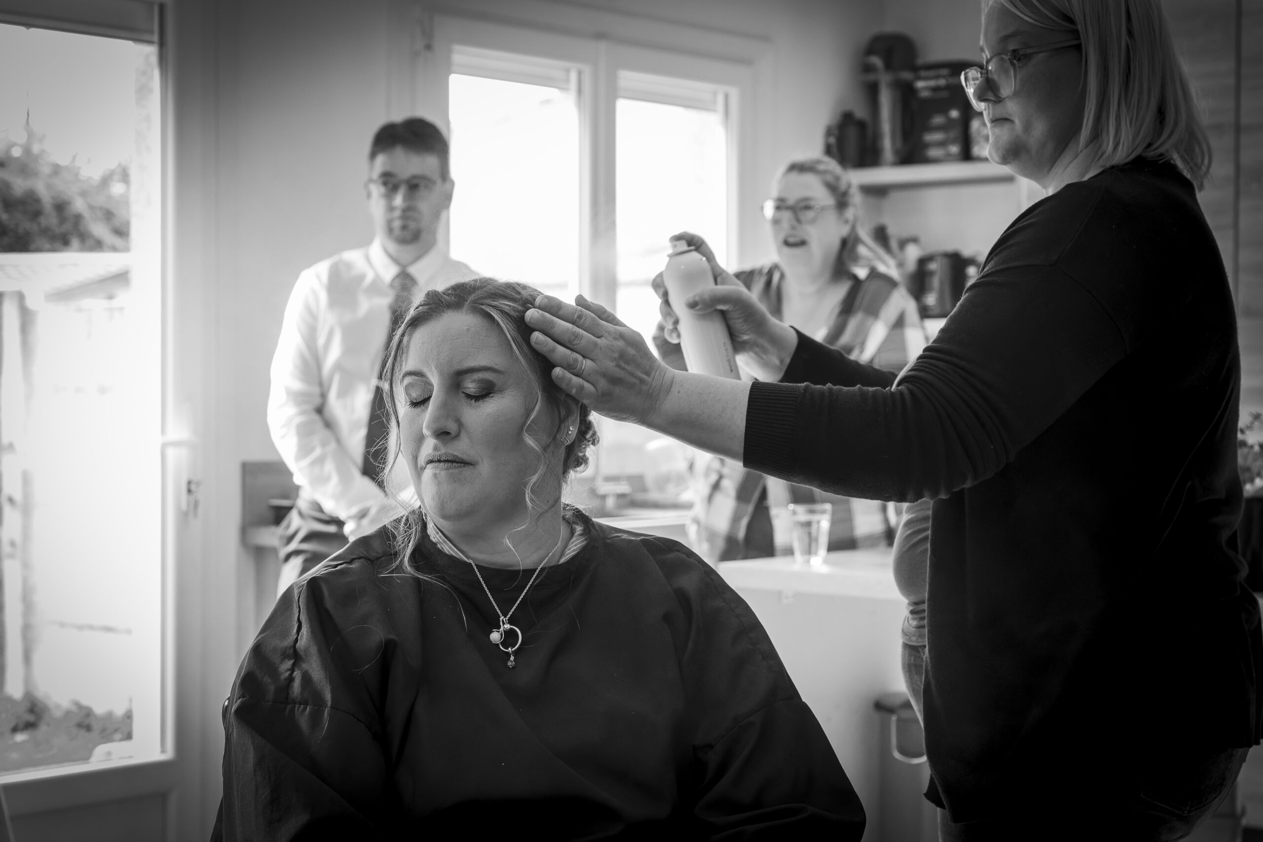 préparation coiffure de la mariée