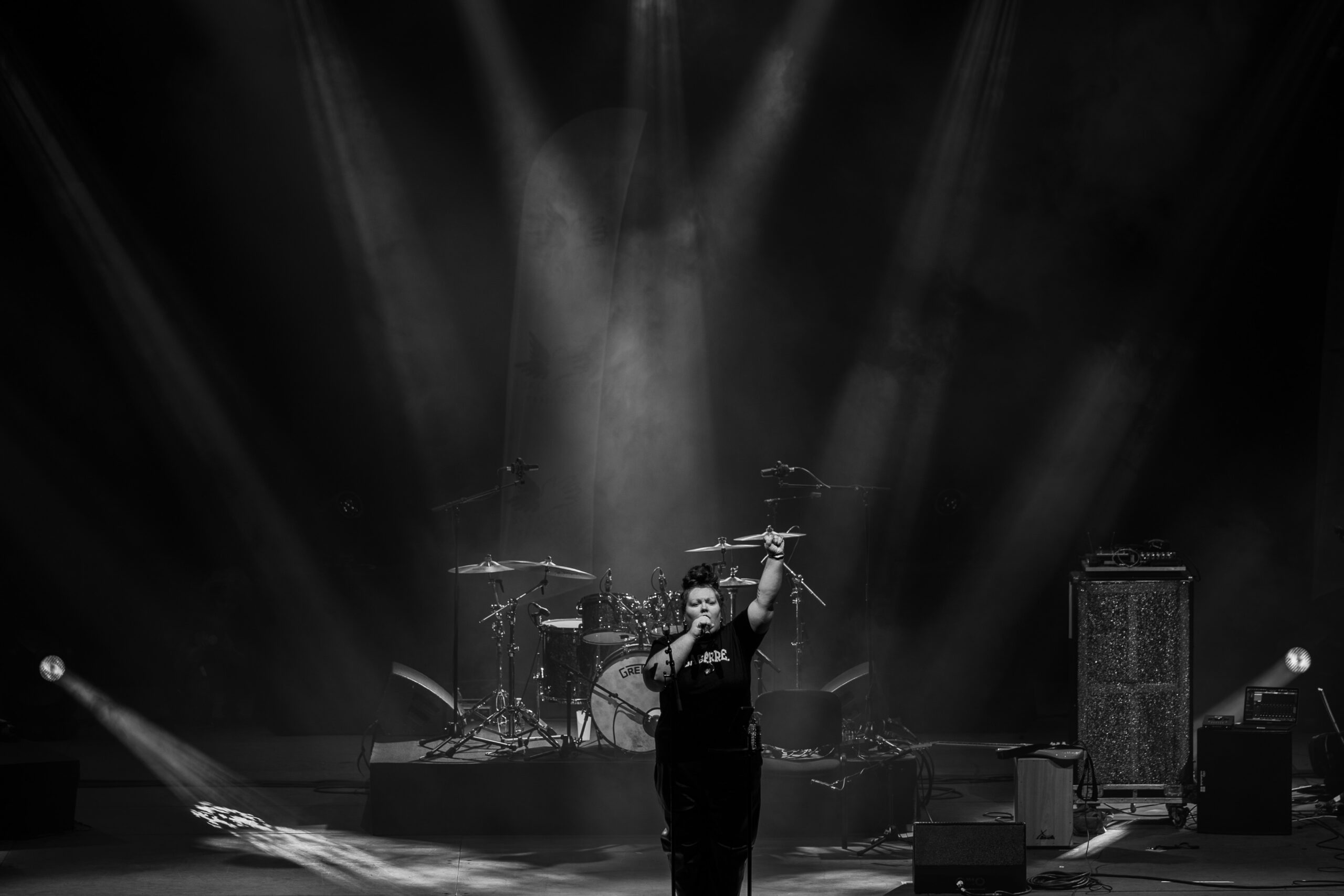 photographe concert haut de france lille artiste secours populaire mathilde sur scene