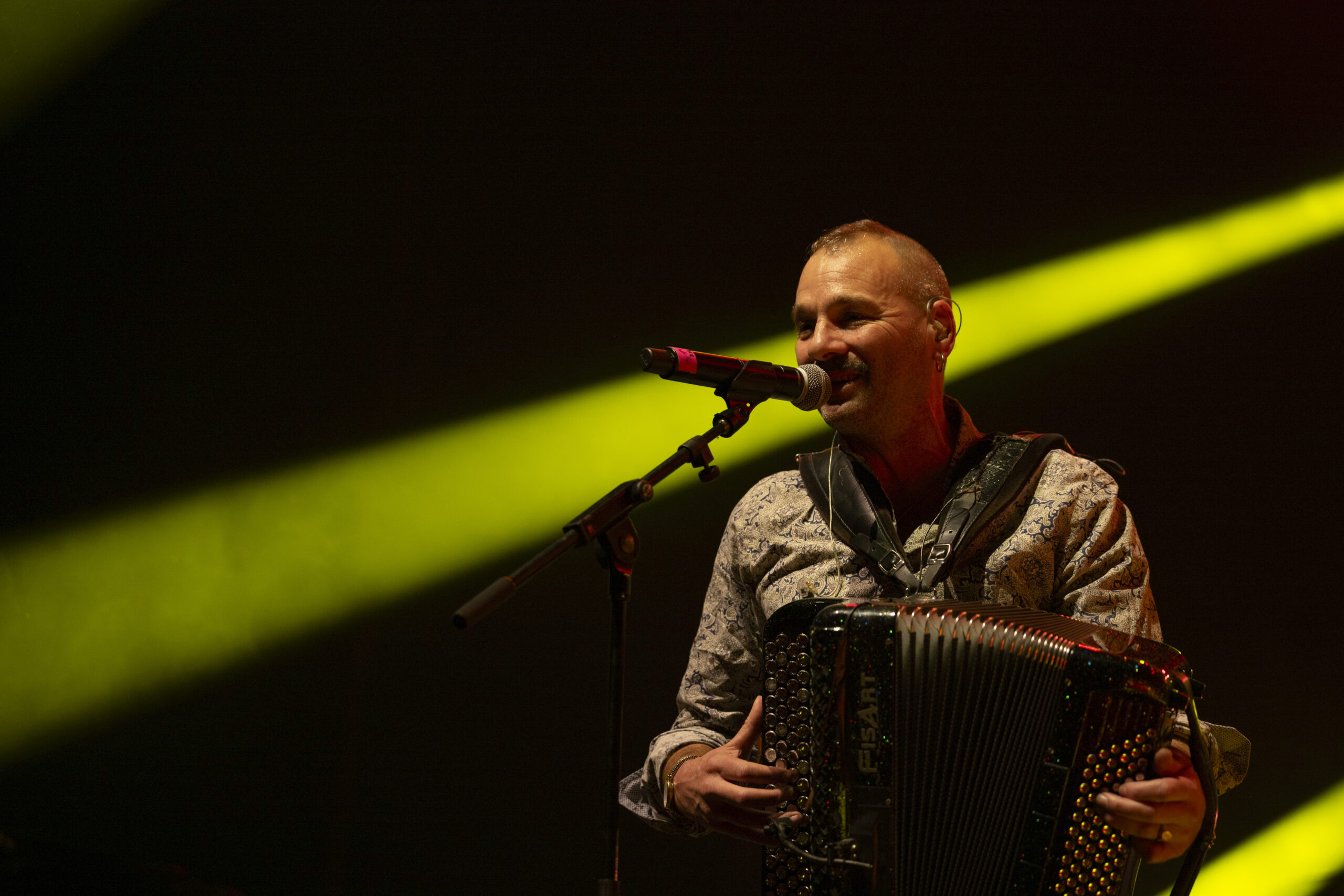 photographe concert haut de france lille artiste secours populaire laruekétanou sur scene