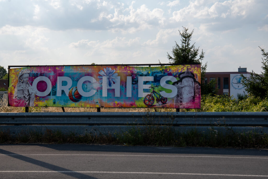 pancarte orchies sur un rond point